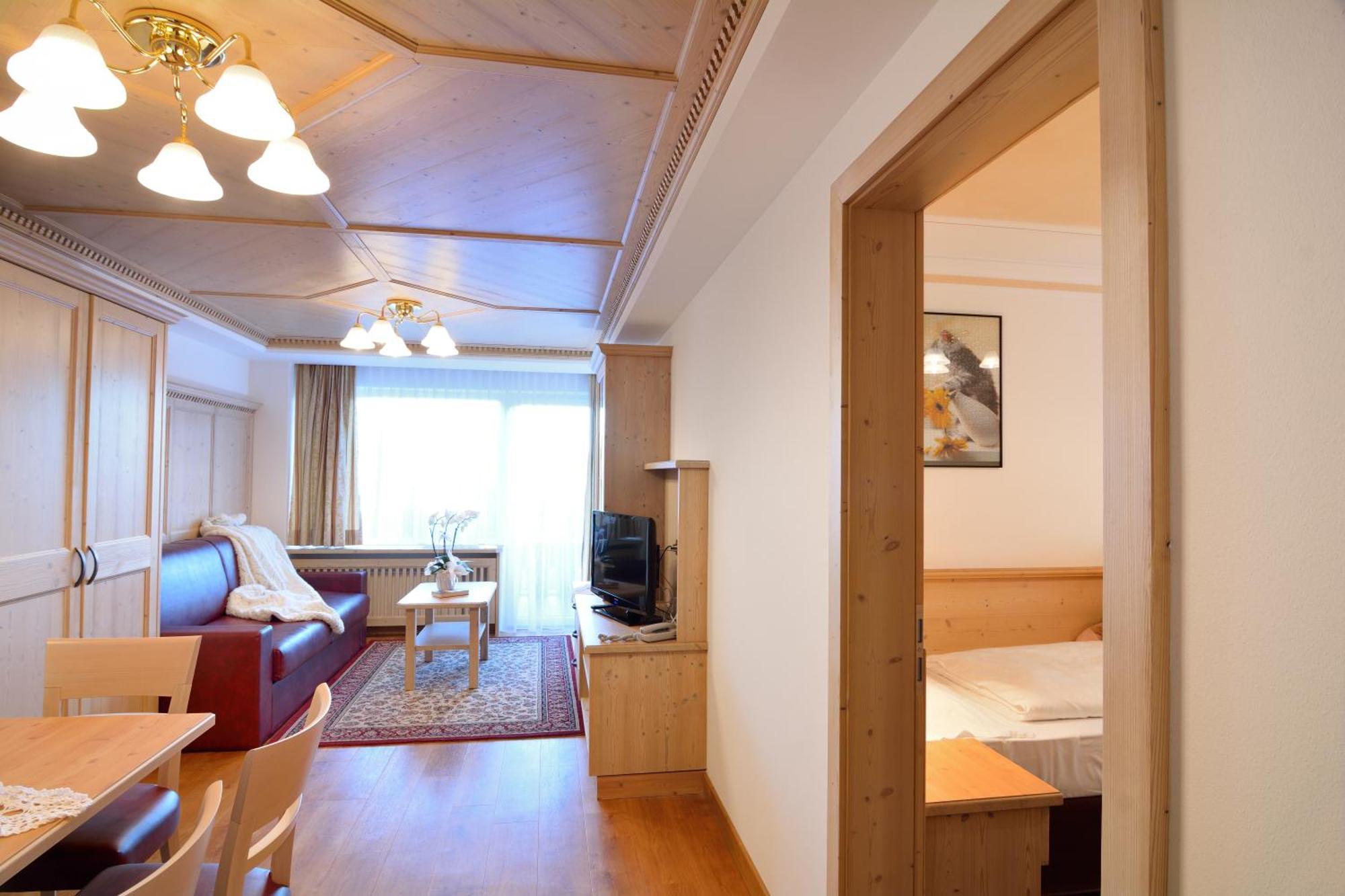 Residence Isabell Selva di Val Gardena Bagian luar foto