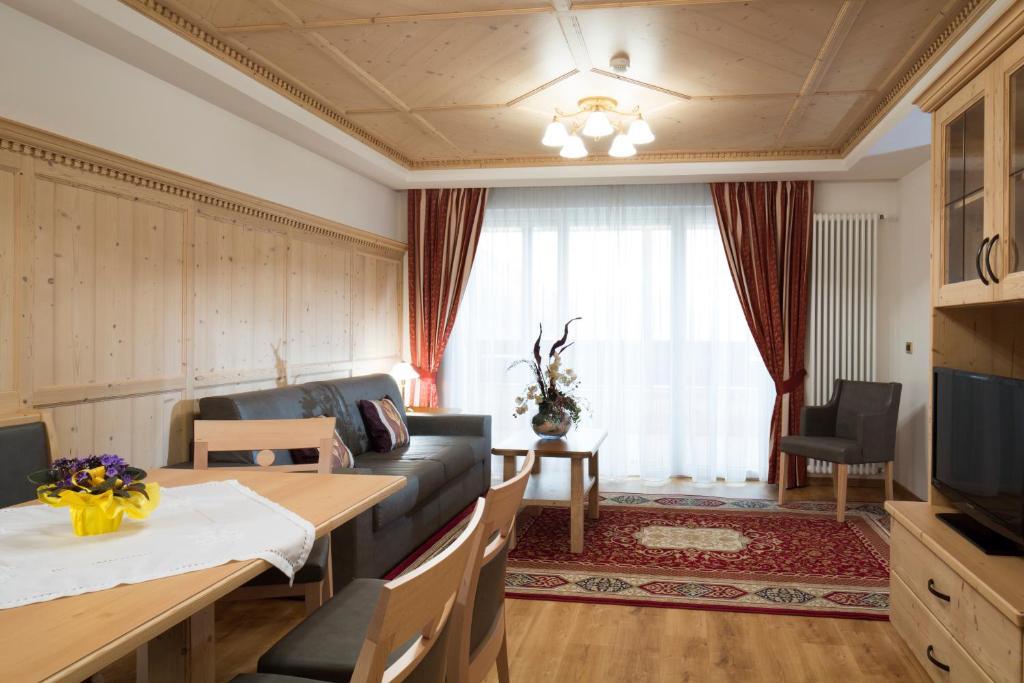 Residence Isabell Selva di Val Gardena Bagian luar foto
